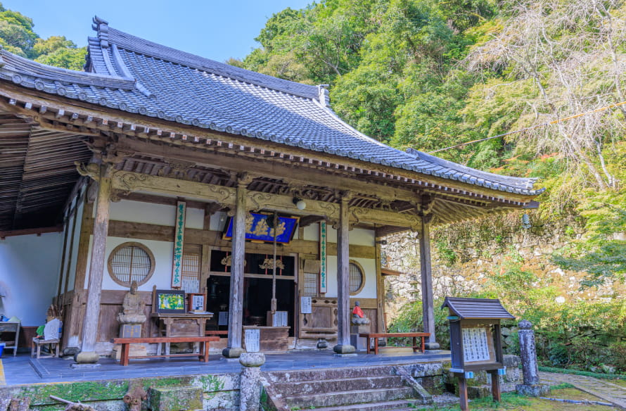 伝統的な寺社の様子